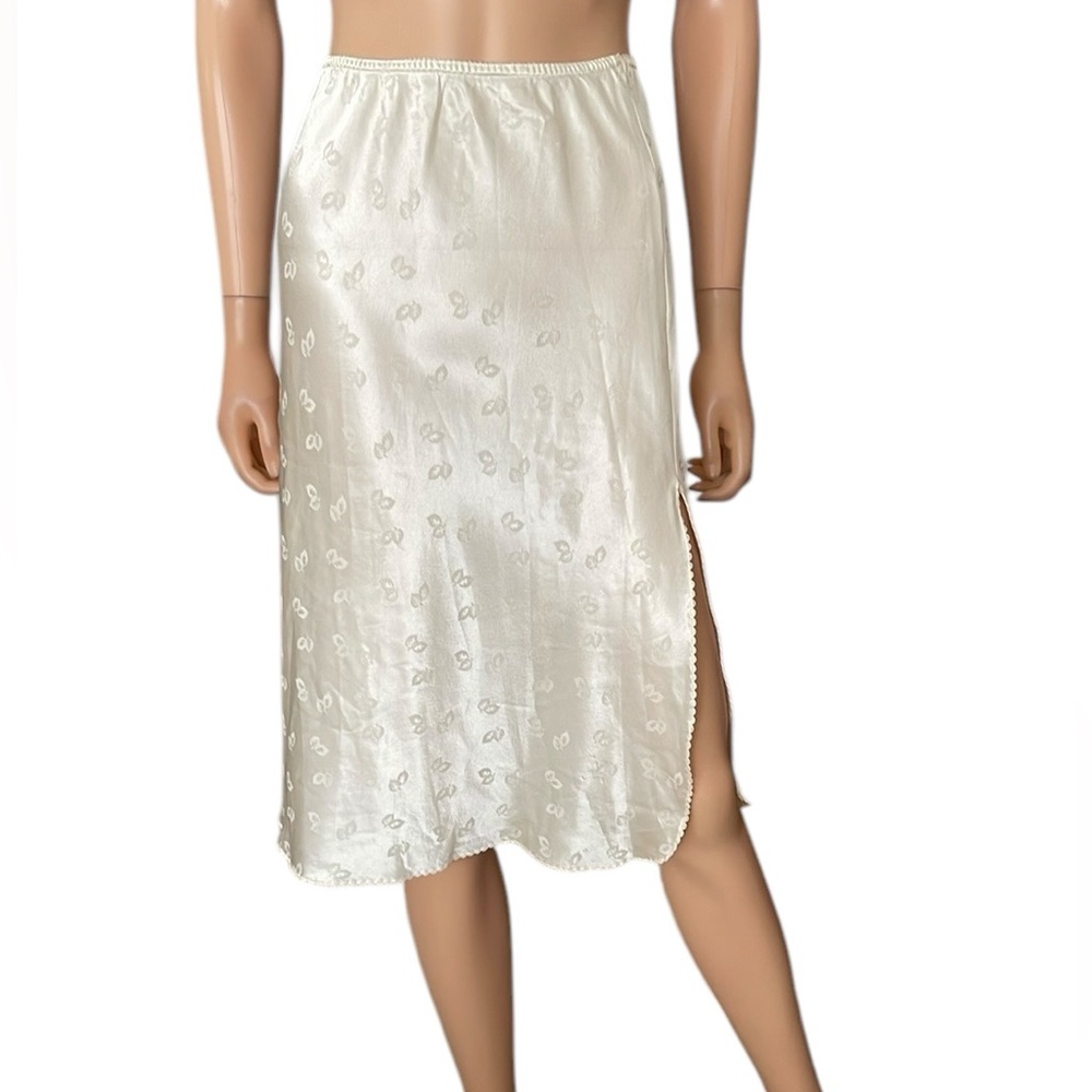 Vintage Saks Fifth Avenue jacquard cream half slip